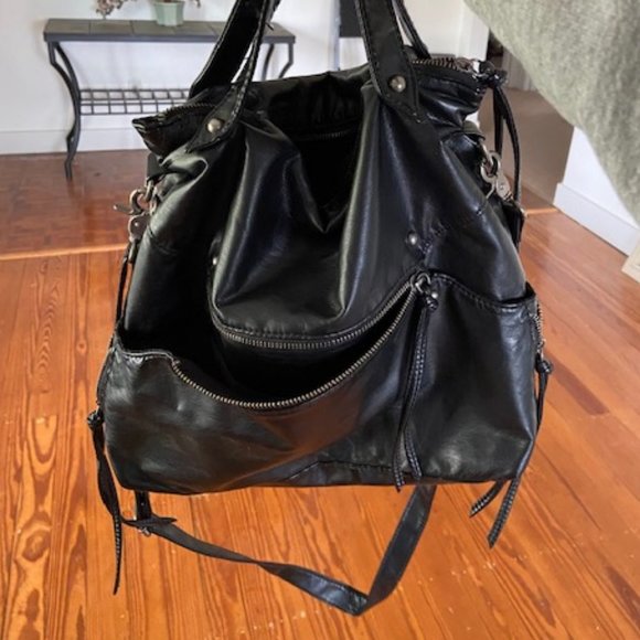 Medium/large size black purse - Picture 3 of 9